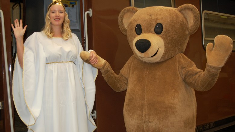 Christkind und Ötscherbär, © NB/ Wegscheider Christkind und Ötscherbär, © NB/ Wegscheider